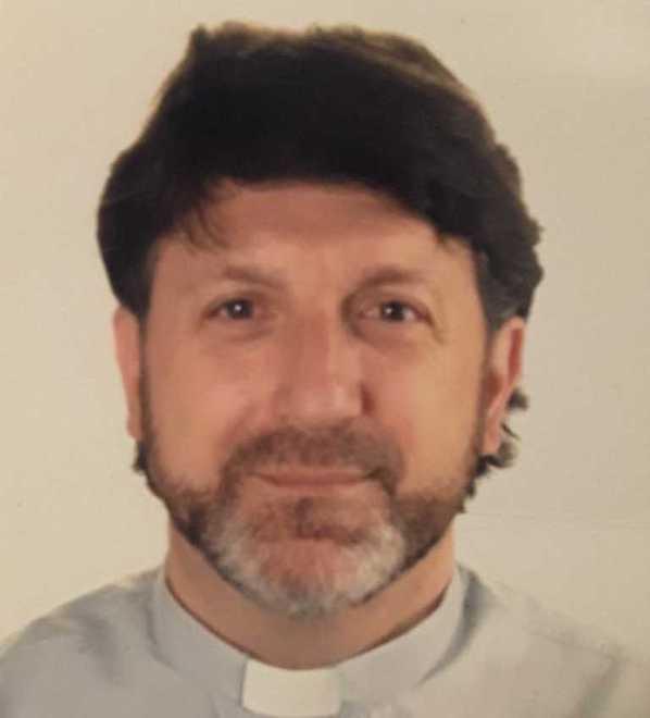 Il prete del popolo avvia la “class action” contro le bollette con costi troppo alti 