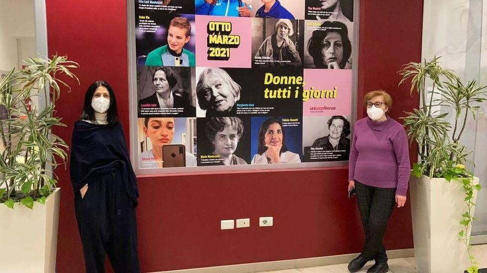 Grandi foto, libri e panchine rosse