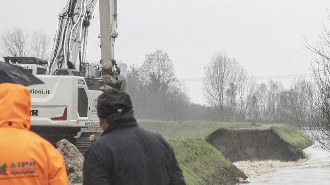 Mattoni del 1800 nell’argine Risarcimenti veloci per 996