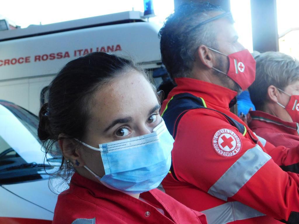 Aleksandra Warecka, felice con la sua tuta della Croce rossa indosso