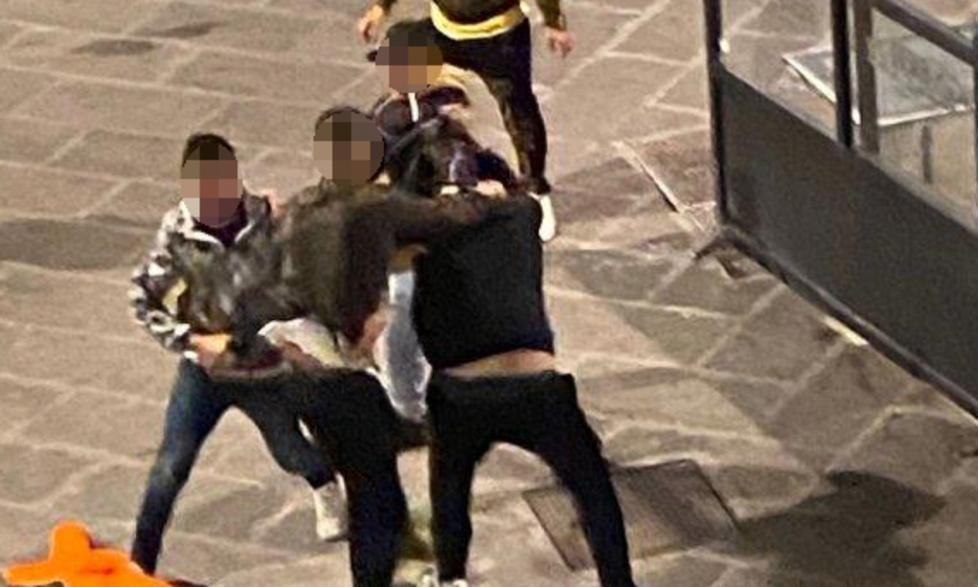 Troppo alcol, rissa tra gruppi di ragazzi: protestano i residenti del centro storico 