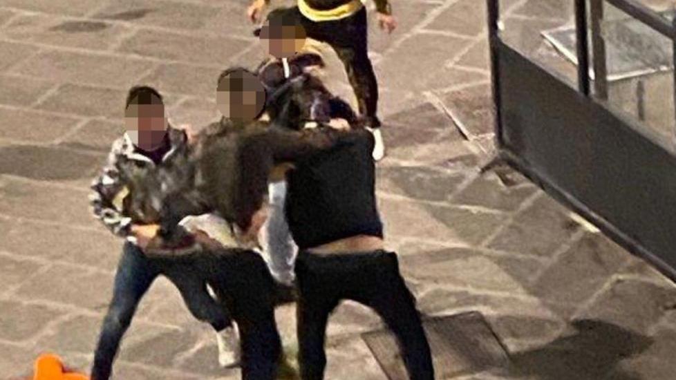 Troppo alcol, rissa tra gruppi di ragazzi: protestano i residenti del centro storico