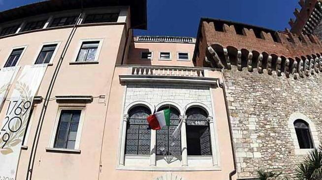 Fratelli d’Italia, dubbi sul bando dell’Accademia per uno psicologo