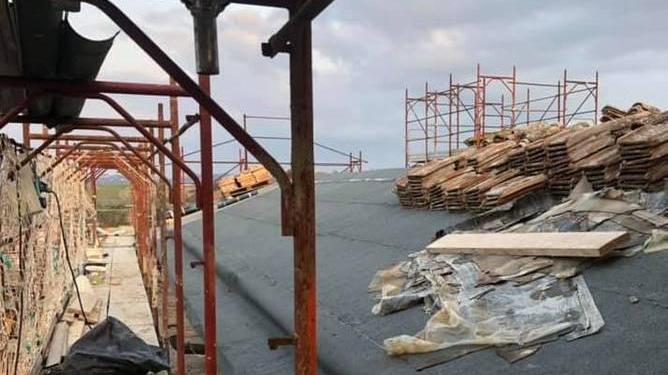Il vescovo “benedice” i lavori alla chiesa di San Martino