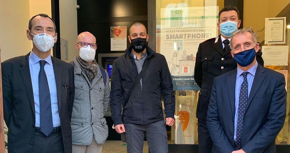 Torna il bancomat a Lari