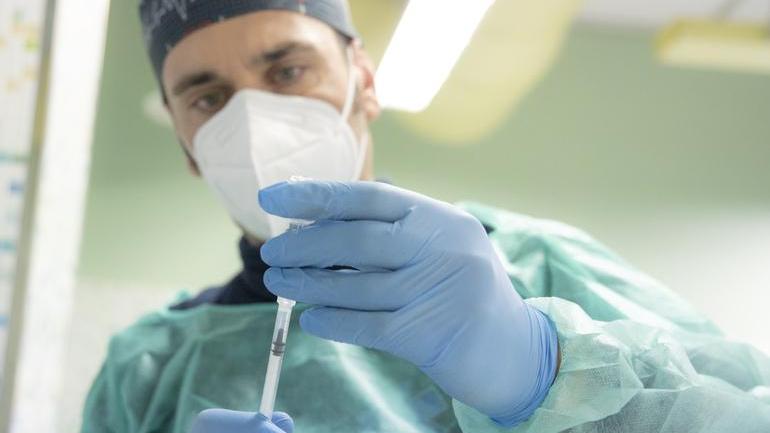 Covid in Emilia Romagna. Vaccini e ritardi: «Ci sarà ancora da soffrire, teniamo duro»