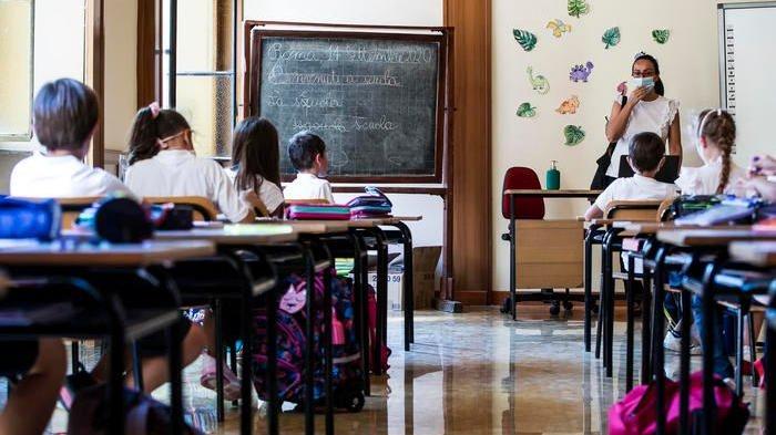 Covid, a Prato numeri da zona rossa, si rischia la chiusura delle scuole