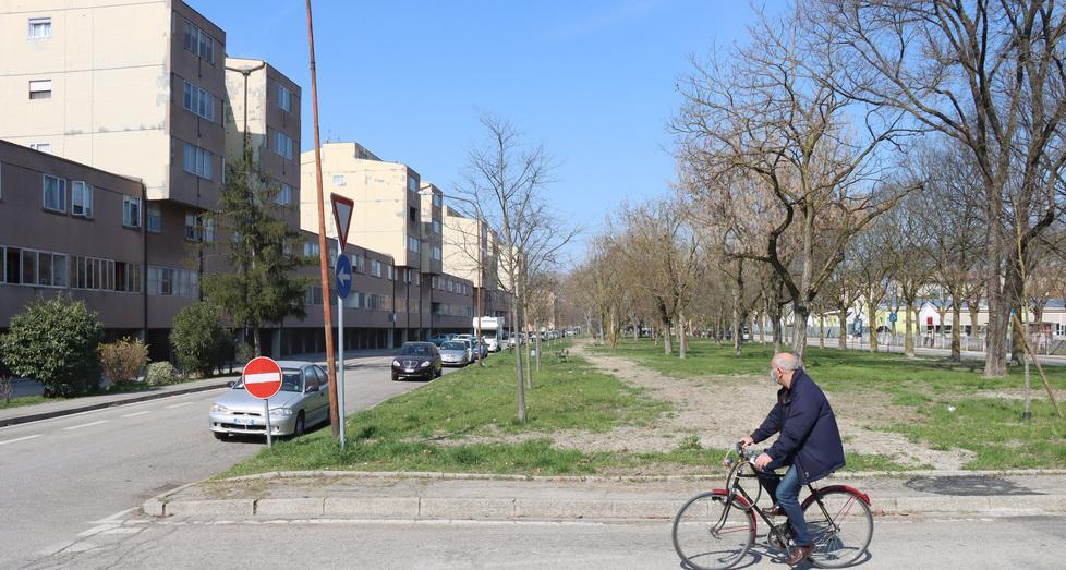 Ferrara, un “miglio verde” pedonale al centro di viale Krasnodar 