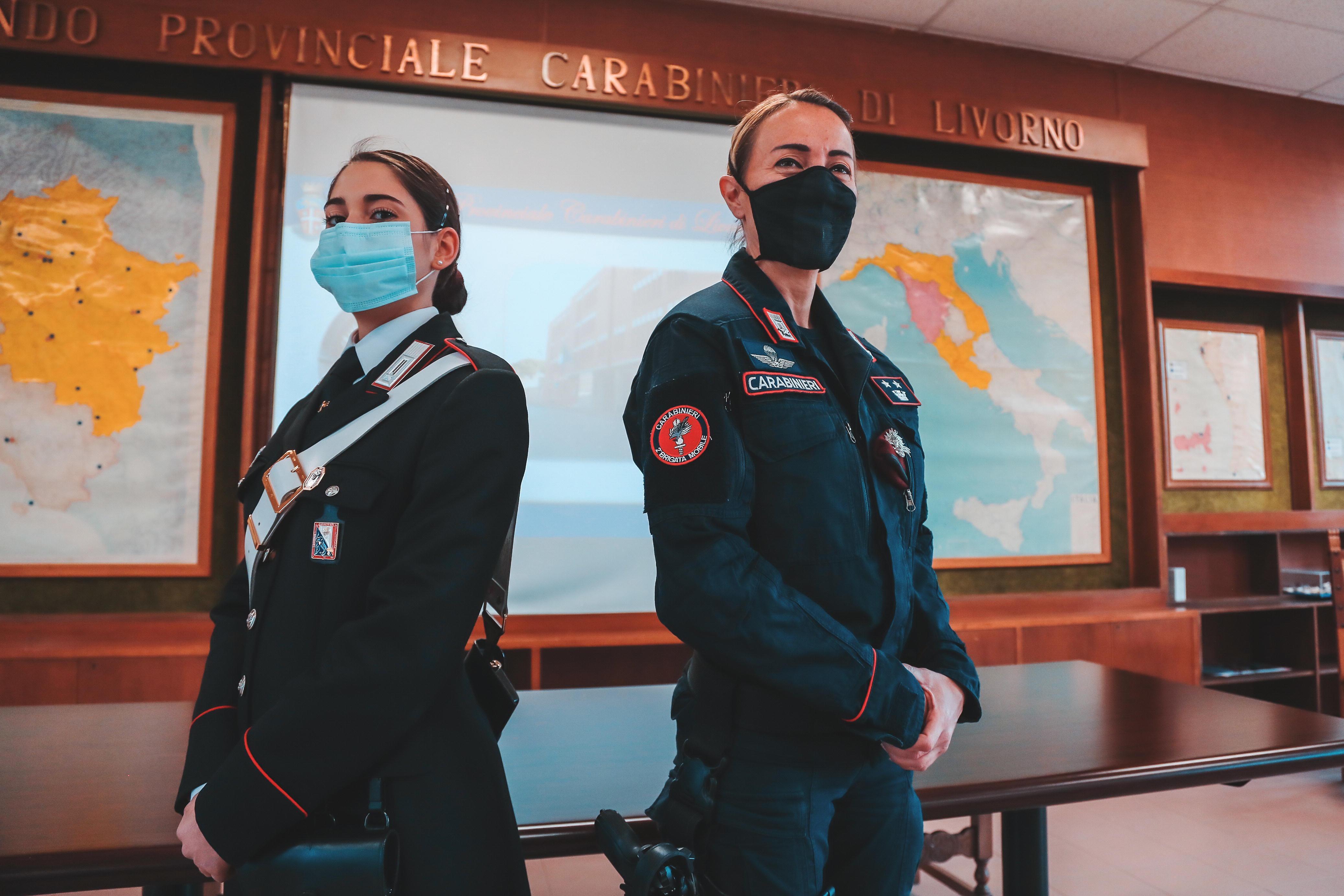 A sinistra la carabiniera Irene Podda, a destra la tenente colonnello Irene Micelotta (foto Dario Marzi)