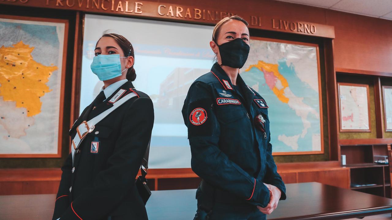 A sinistra la carabiniera Irene Podda, a destra la tenente colonnello Irene Micelotta (foto Dario Marzi)