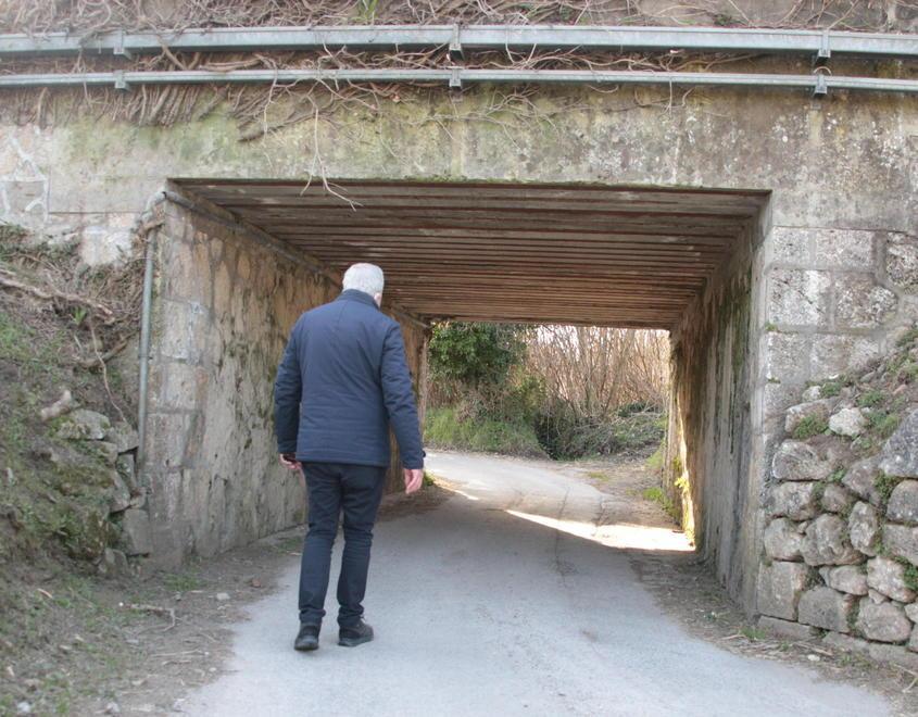 Ambulanza bloccata dal sottopassaggio L’autista: «Non era la prima volta» 