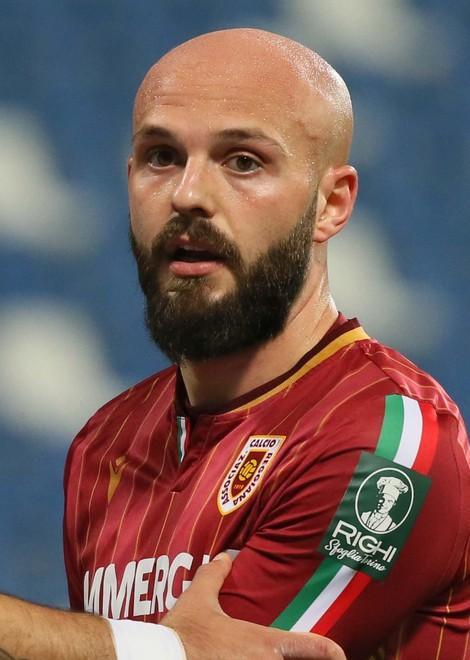 tutti male si salva solo varone