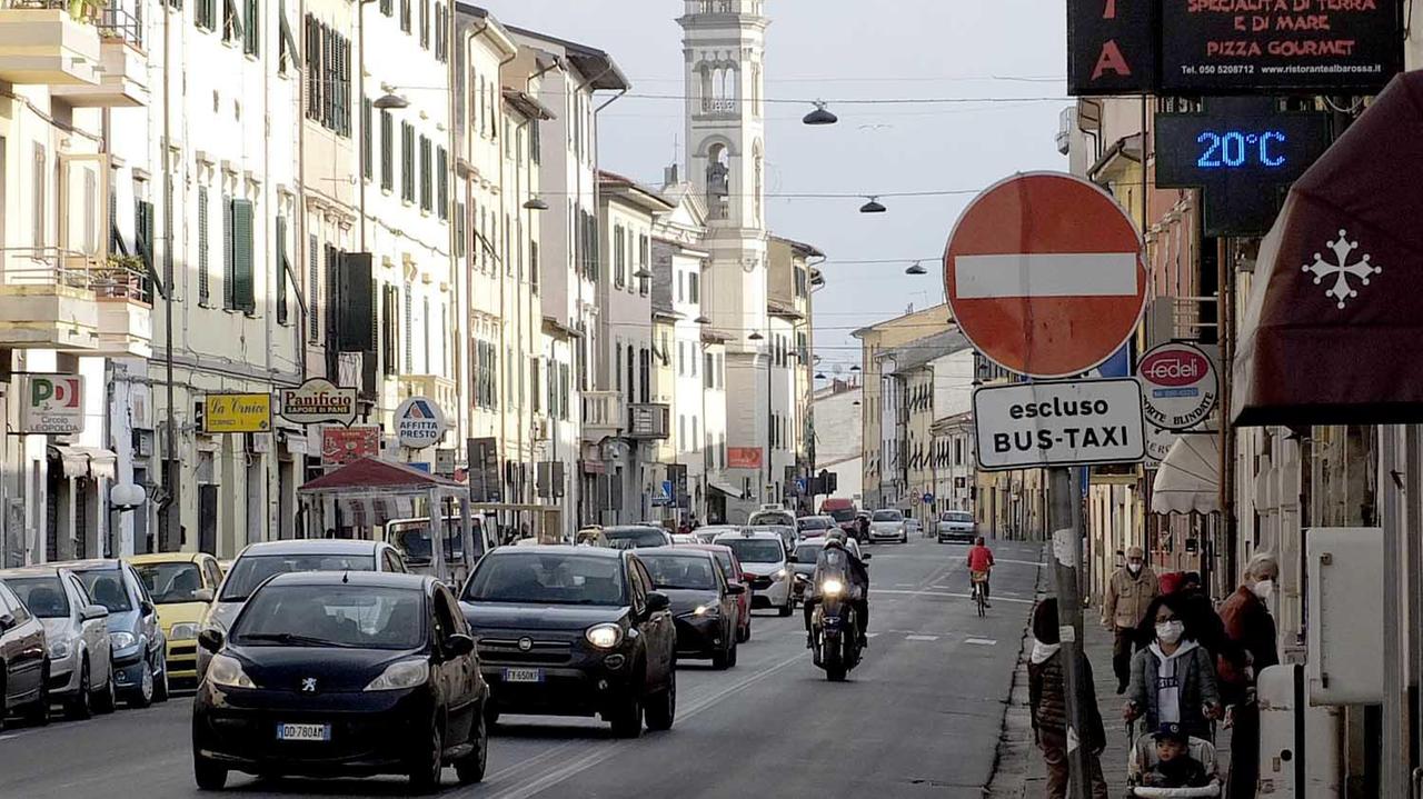 Traffico in via Cattaneo