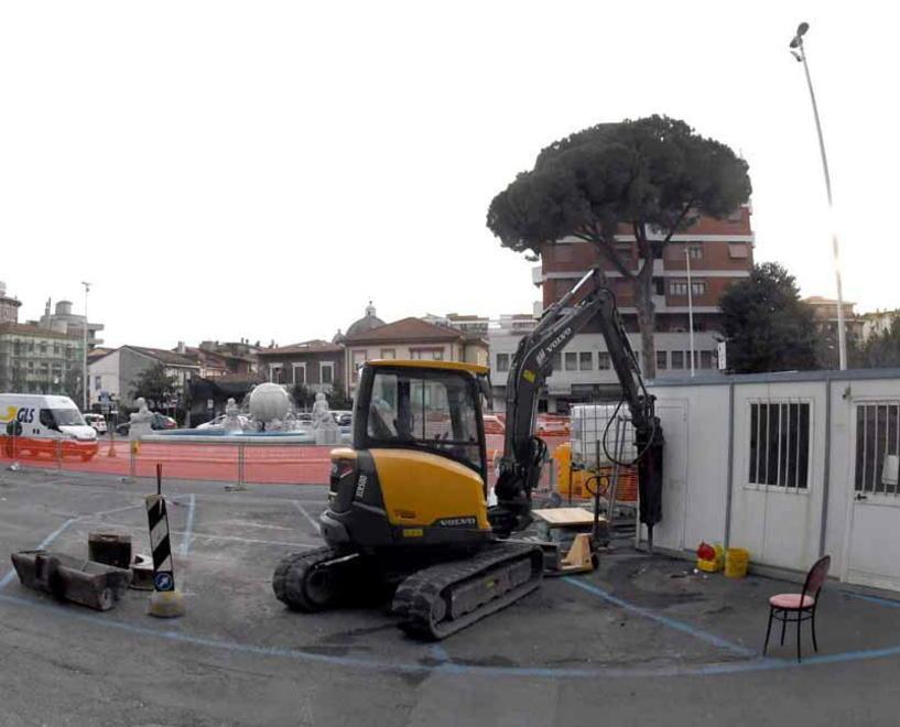 Arriva la rotatoria tra via Chiesa e Aurelia. Via il semaforo più odiato dai massesi 