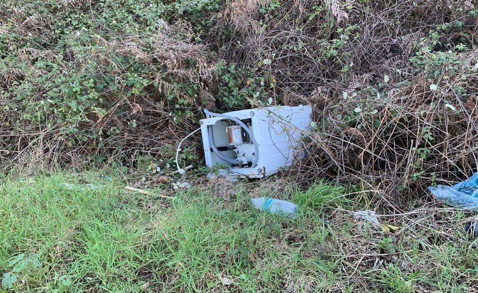 Discariche abusive lungo i sentieri, già censiti sull’isola 100 punti critici 