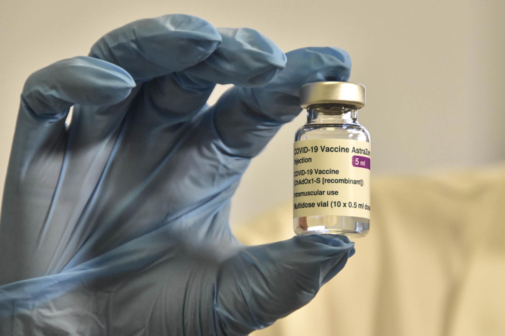 Vaccini: dal 15 marzo si parte con i 75-79enni e gli estremamente vulnerabili 