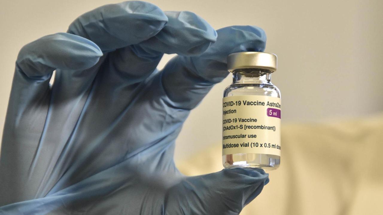 Vaccini: dal 15 marzo si parte con i 75-79enni e gli estremamente vulnerabili