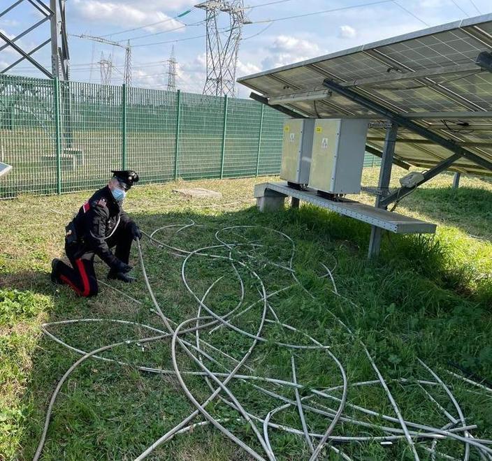 Una parte del rame recuperato dai carabinieri