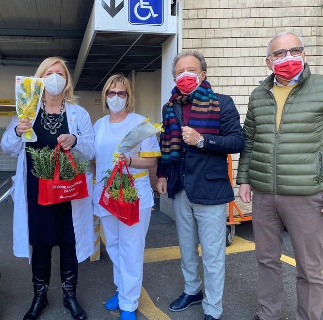 Mimose consegnate alle pazienti oncologiche 