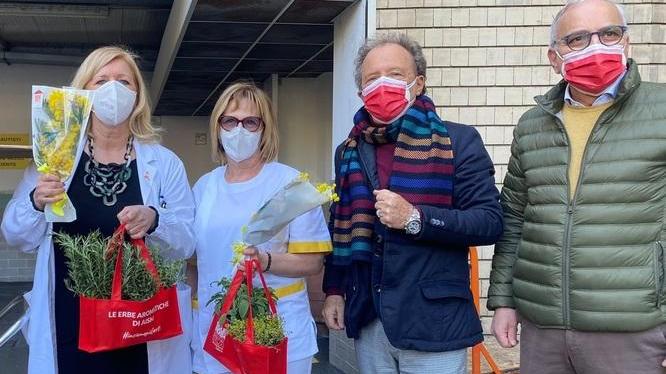 Mimose consegnate alle pazienti oncologiche