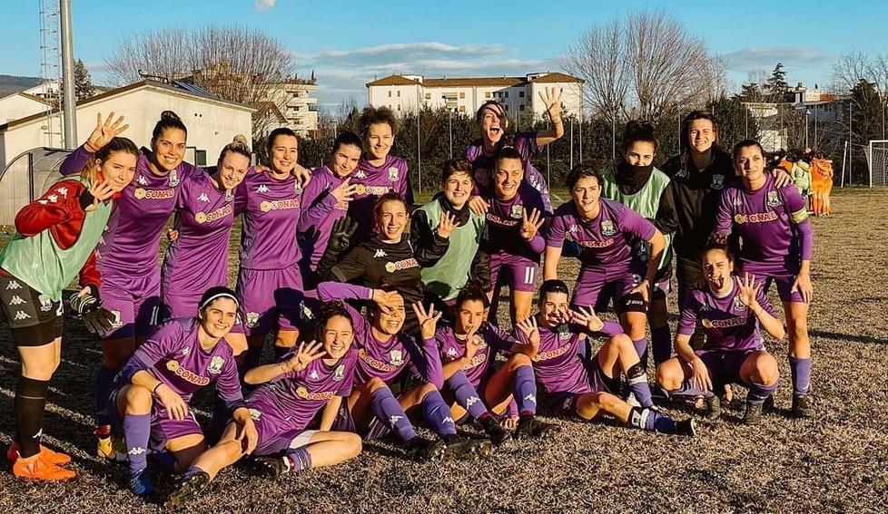 Filecchio Women travolgente rifila sei gol a Vis Civitanova e resta sola al secondo posto 