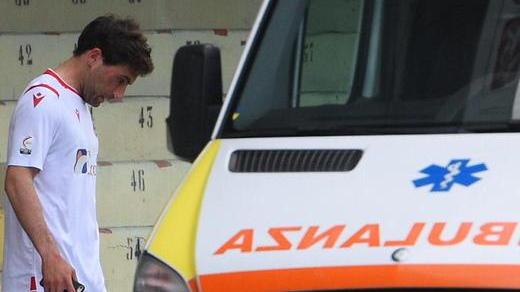 Intervento chirurgico per Moscati: l’abbraccio di dirigenti e tifosi