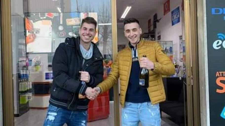 Aprono il negozio e dopo due giorni scatta il lockdown «Ma resistiamo»
