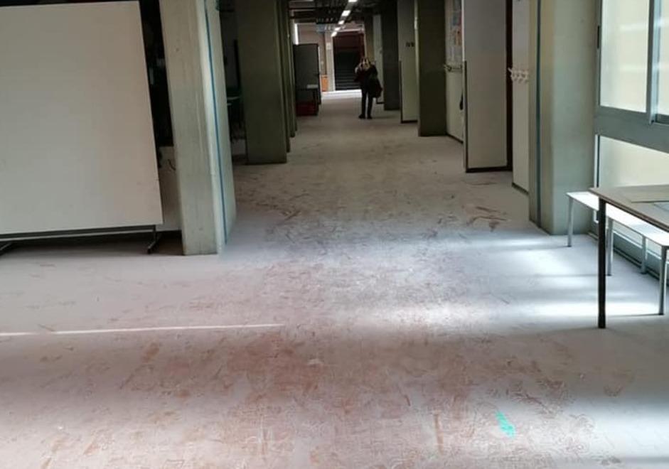 Teppisti devastano la primaria “Rodari” Raid nella notte con furti e atti vandalici 