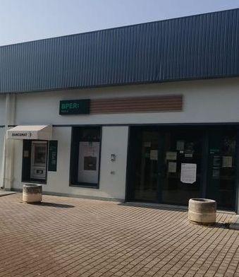 Banca troppo rumorosa I cittadini inviano un esposto al sindaco