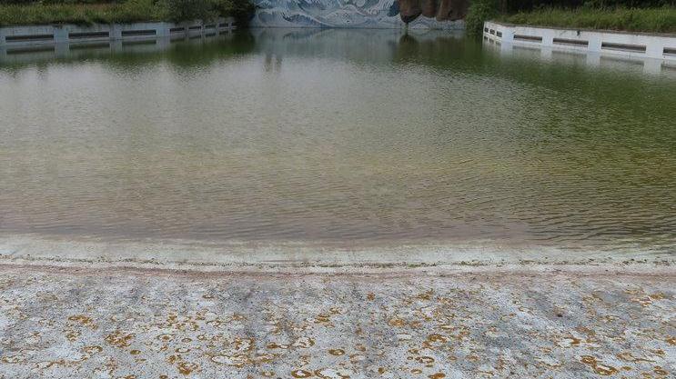 Jo Lido, storia del parco acquatico ormai sepolto dalla vegetazione
