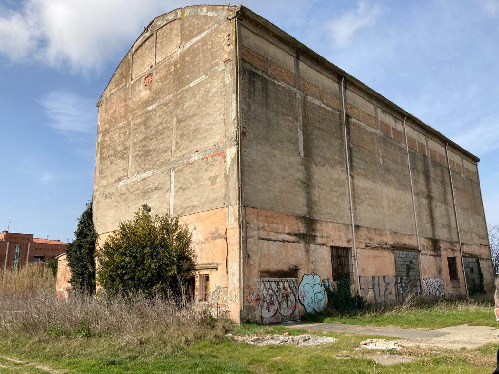 Un primo piano dell’ex fornace del Canaccini, la denominazione con cui è conosciuta dai livornesi
