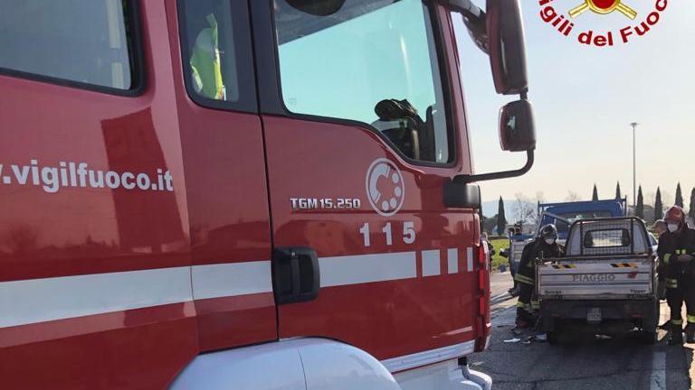 L'intervento dei vigili del fuoco sull'incidente