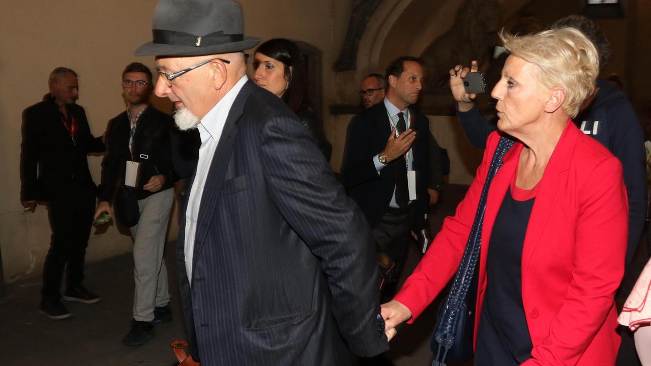 Bancarotta e fatture false: rinviati a giudizio i genitori di Matteo Renzi