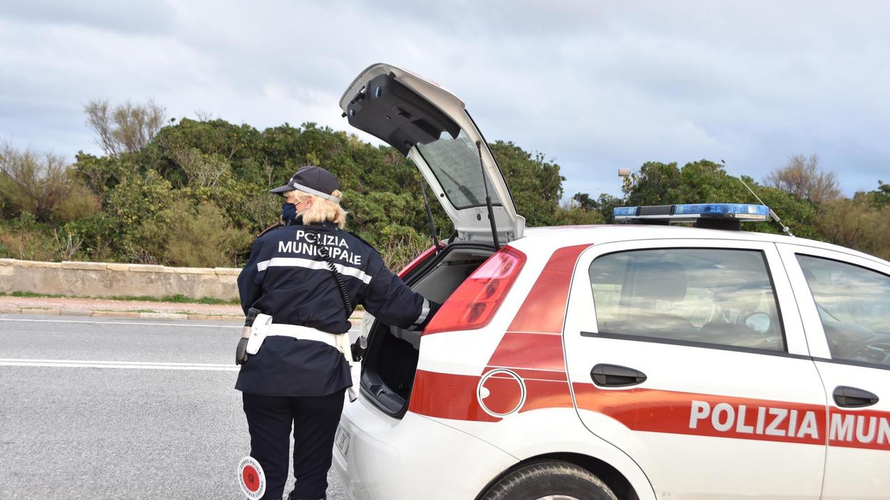 La polizia municipale al lavoro