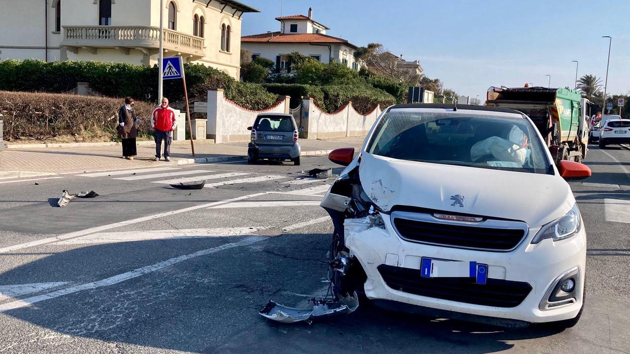 L'incidente ai Tre Ponti (foto Dario Marzi)
