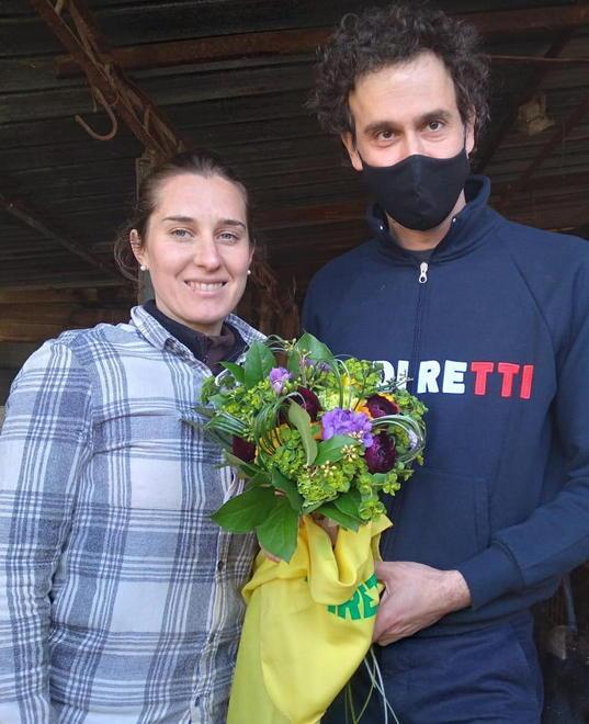 Carolina, la “superdonna” che alleva le pecore ai piedi del Monte Corchia
