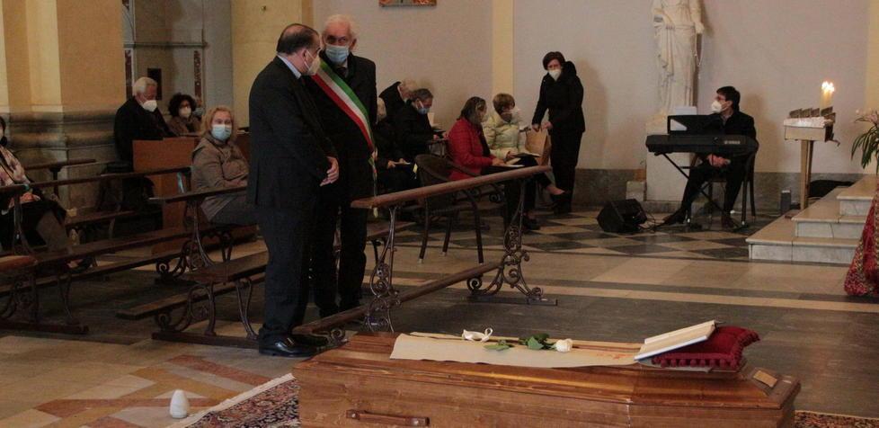 L’addio a don Percich L’arcivescovo di Pisa: «Ha servito la comunità»