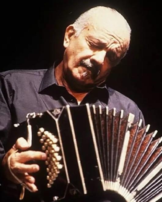 Astor Piazzolla, il solista giramondo che ha inventato il tango moderno
