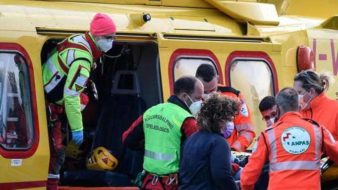 Grave ragazza investita da una fiammata