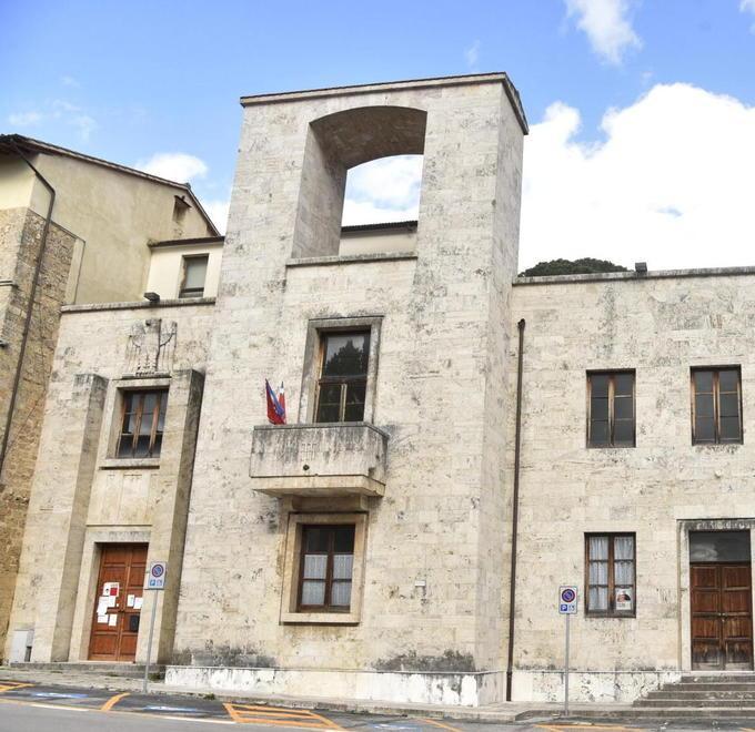 La Cgil ospitata nell’ex casa del fascio 