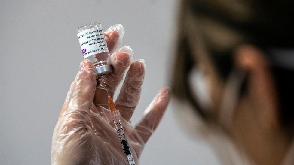 Soldi per il vaccino a domicilio, l'Asl avverte: «È una truffa»