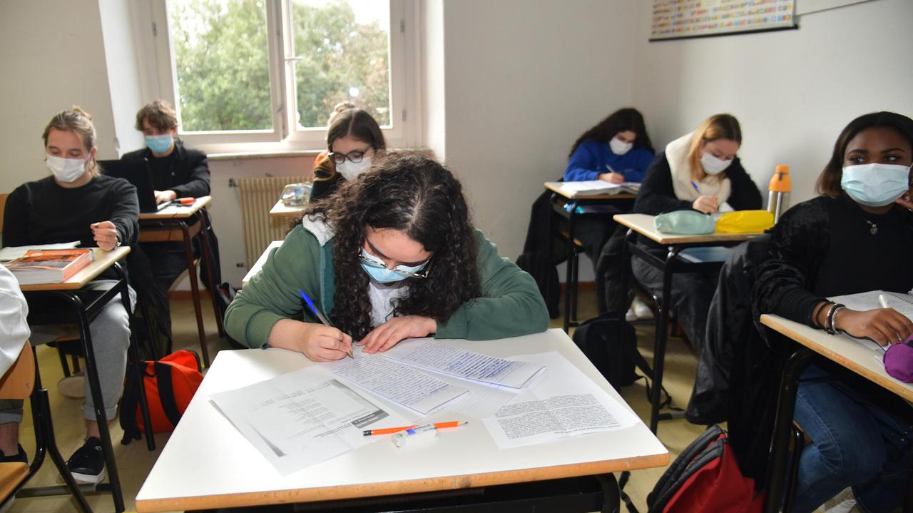 Coronavirus, nessuna zona rossa a Massa Carrara e ancora scuole aperte