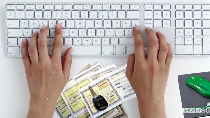 Compra online l'assicurazione della macchina ma cade nella truffa