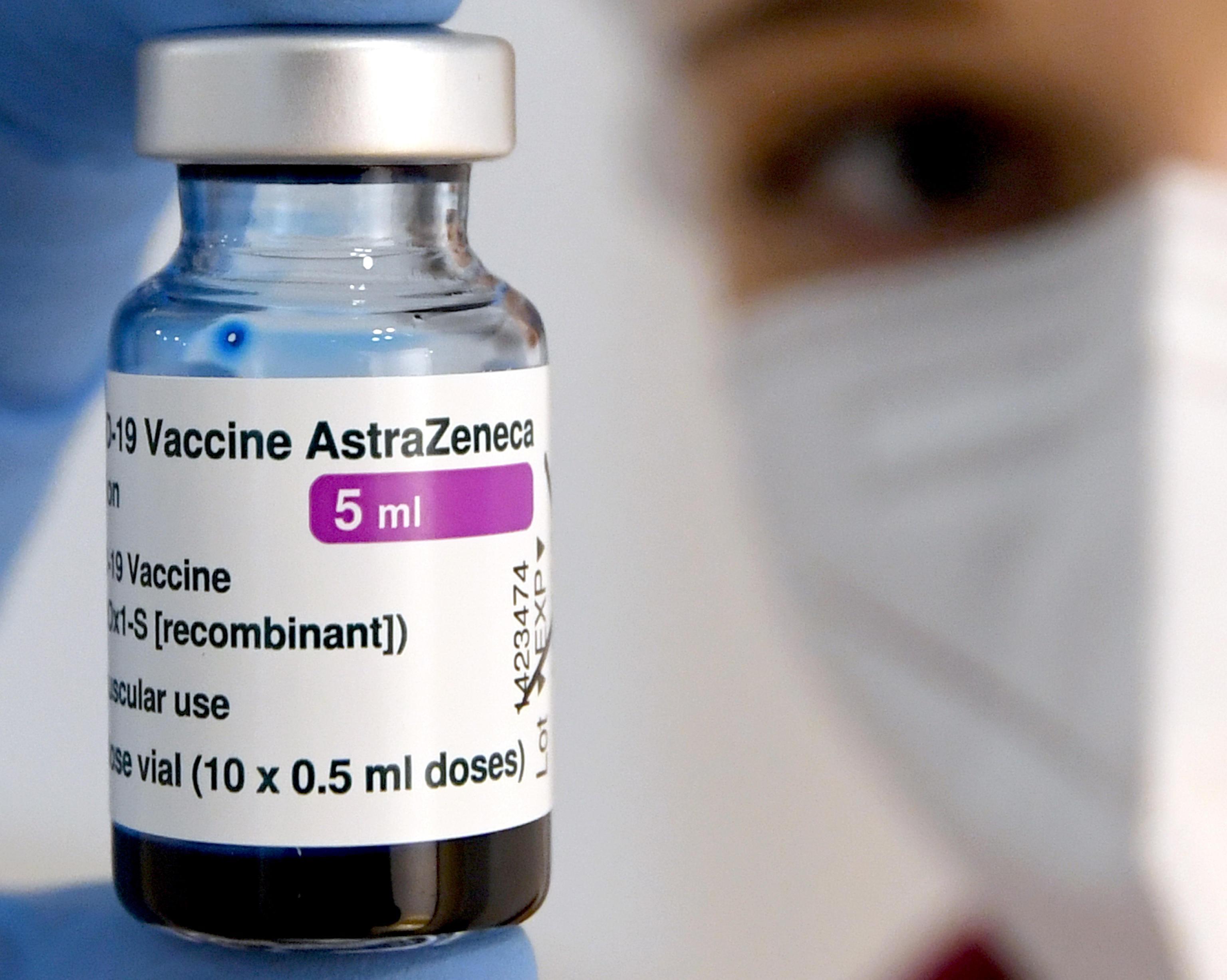 Alcune dosi del lotto bloccato di vaccino Astrazeneca anche a Modena e Ferrara 