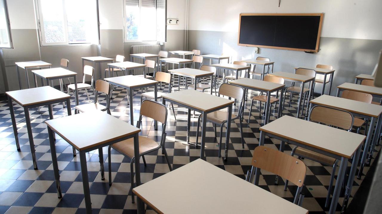 Coronavirus in Versilia, chiusure: attesa per il verdetto sulle scuole
