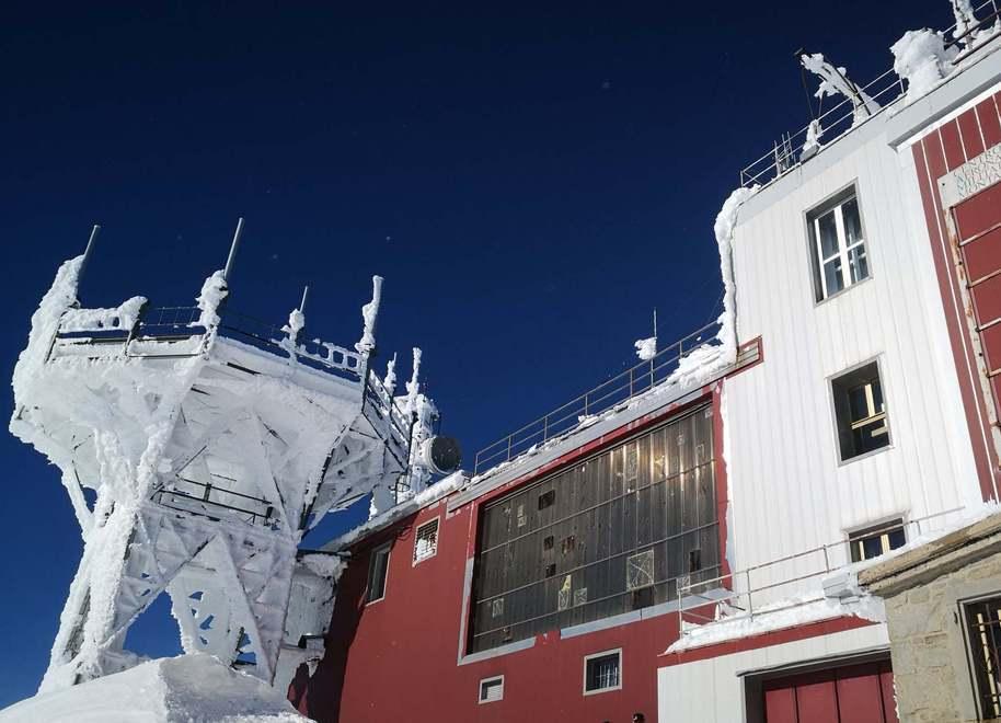 Sestola. L’inverno in vetta al Cimone tra effetto igloo e gelo polare 