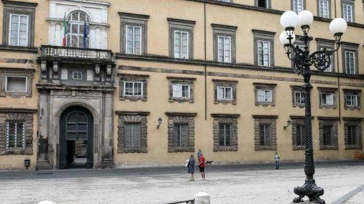 Aggredì la convivente in piazza Napoleone: condannato a 16 mesi
