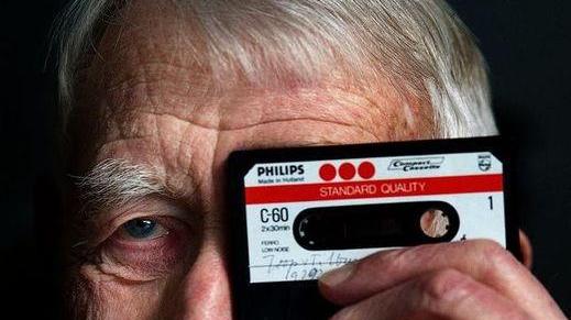 Addio a Ottens, l’ingegnere olandese che negli anni ’60 inventò le musicassette