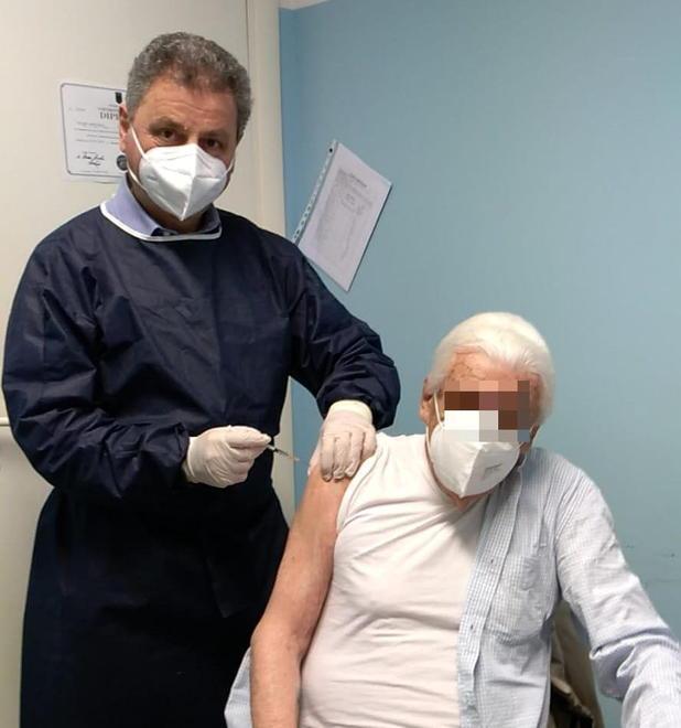 I vaccini agli anziani rallentano ancora Dosi dimezzate, saltano gli appuntamenti 