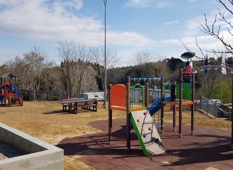Un nuovo parco giochi da 36mila euro nell’area che ospitava la Cri